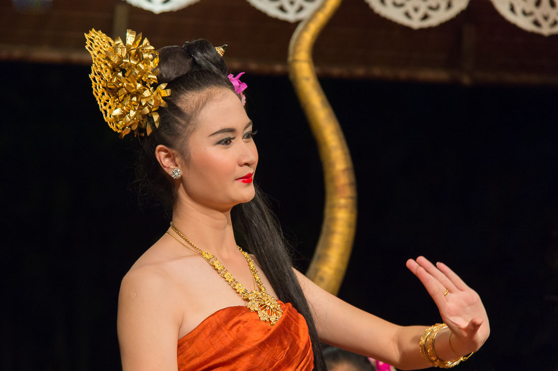 Performing a traditional dance wearing Thai costumes, Chiang Mai, Kingdom of Thailand, Indochina, South East Asia.