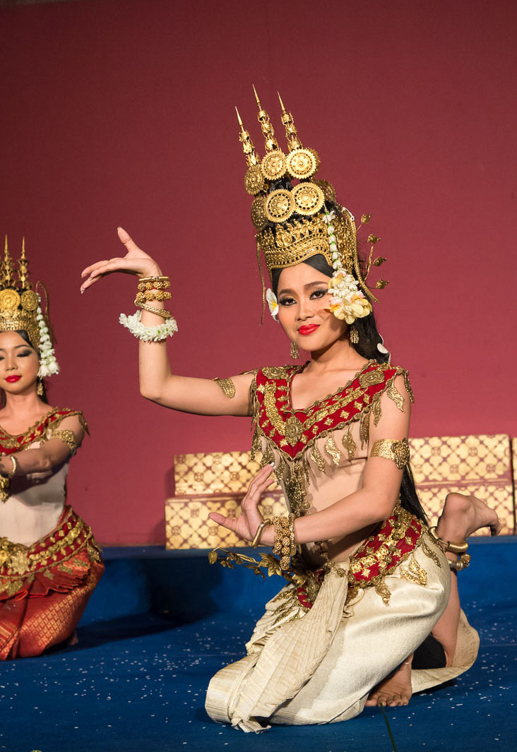 Performing the traditional Apsara dance wearing the classical Cambodian costume, The National Museum, Phnom Penh, Kingdom of Cambodia, Indochina, South East Asia.