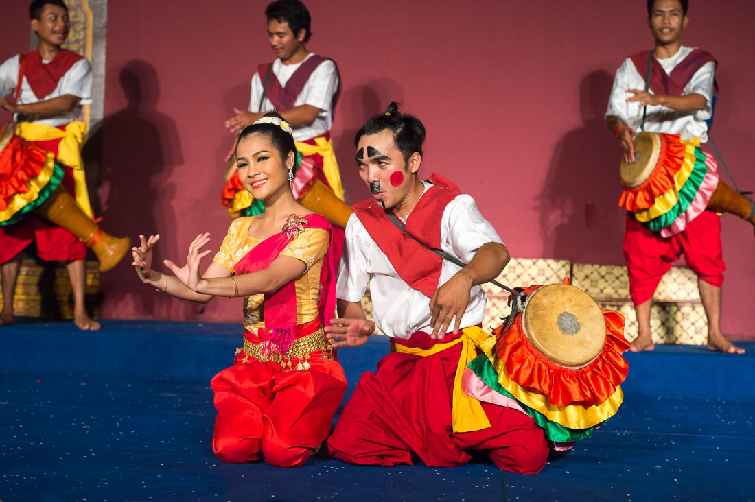 Performing a popular Cambodian dance, The National Museum, Phnom Penh, Kingdom of Cambodia, Indochina, South East Asia.