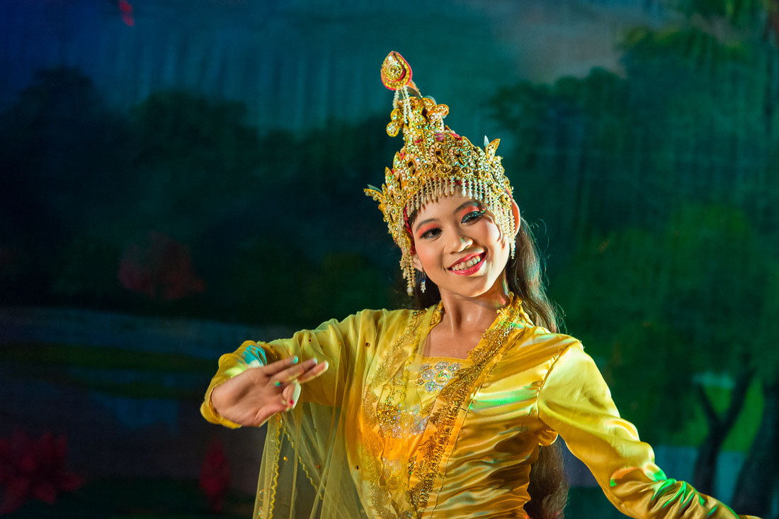 Traditional Burmese popular dances  at Mintha Theater in Mandalay, Myanmar, Burma, Indochina, South East Asia.