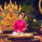 Musisican playing traditional Thai cord musical instrument, Chiang Mai, Kingdom of Thailand, Indochina, South East Asia.