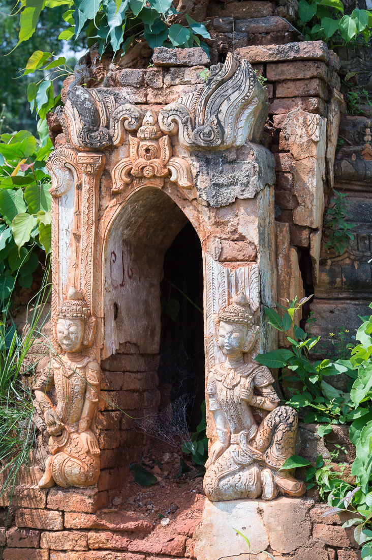 Particular of stupa from the 12 century at Shweindein pagoda, Inle lake, Shan State, Myanmar, Indochina, South East Asua