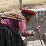 Old woman wearing traditional costume and hat, Chinchero, Peru, South America