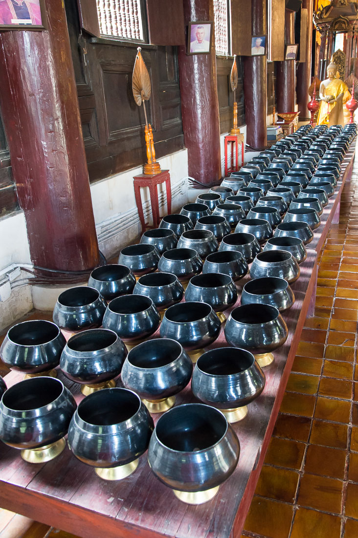 Bowls used to store offers, What Phan Tao, Chiang Mai, Kingdom of Thailand, Indochina, South East Asia