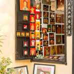 Shop in Hoi An old town selling lacquered painting, Quang Nam Province, Viet Nam, Indochina, South East Asia.Shop in